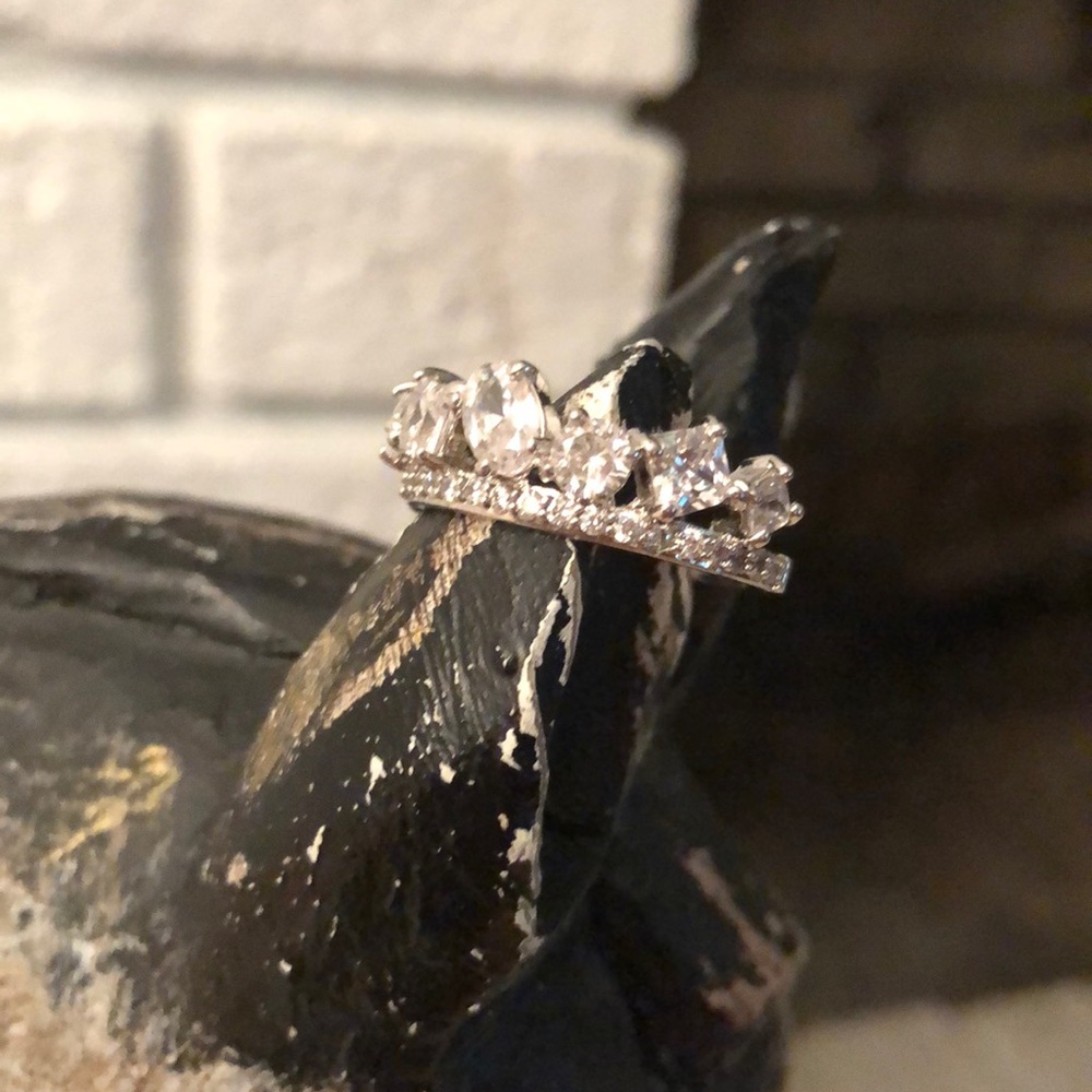 Crown Ring - Picture 4 of 7